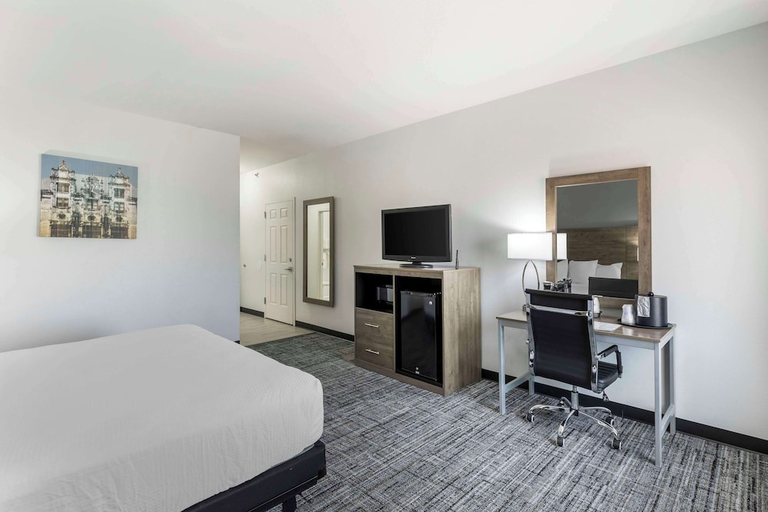 Bedroom 3, Best Western Plus MidAmerica Hotel, Saint Clair