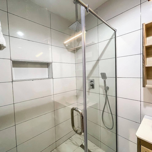 Bathroom 5, Lavilla Apartment, AbujaMun