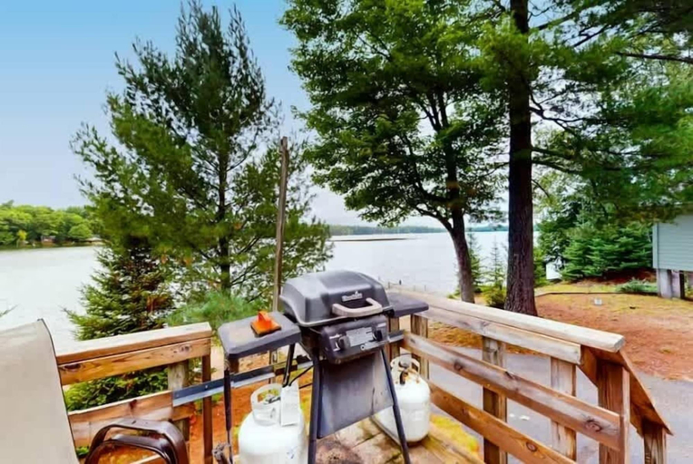 BBQ/picnic area, A Shore Thing: Beach Access, Vilas