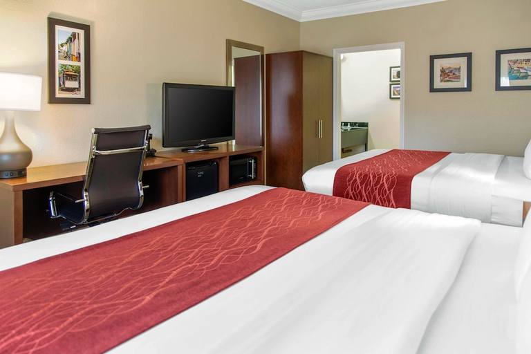 Bedroom 3, Comfort Inn & Suites San Francisco Airport North, San Mateo