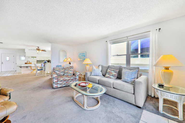 Living area 2, Oceanfront Condo With Private Beach Access in a Perfect Location, Saint Johns