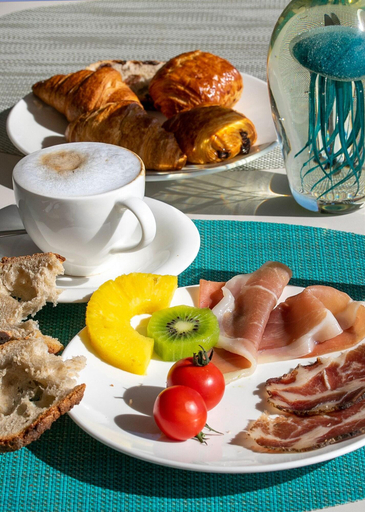 Food & Drinks 5, SantaTeresa Hotel, Corse-du-Sud