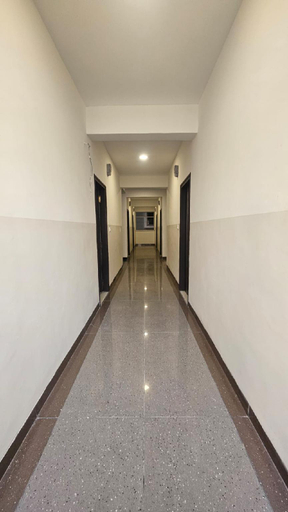 Bathroom 3, Hotel Flamount Arka Studios, Hyderabad