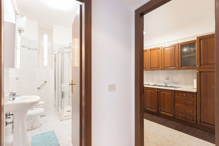 Bathroom 4, Rental in Rome Pietroburgo Apartment, Roma