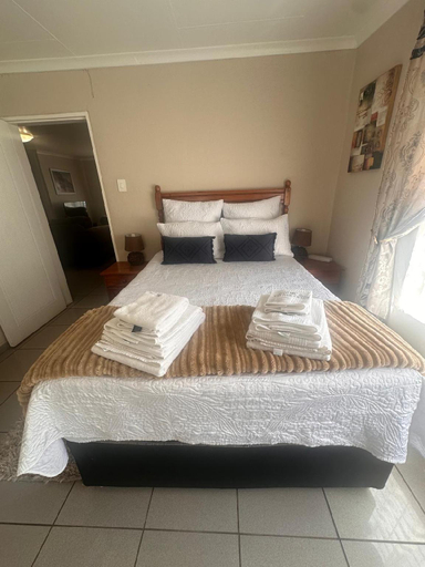 Bedroom 2, The Lake Villa, Ekurhuleni