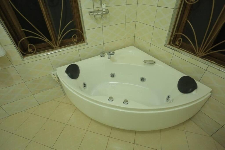 Bathroom 4, Precious villas hotel, Jinja