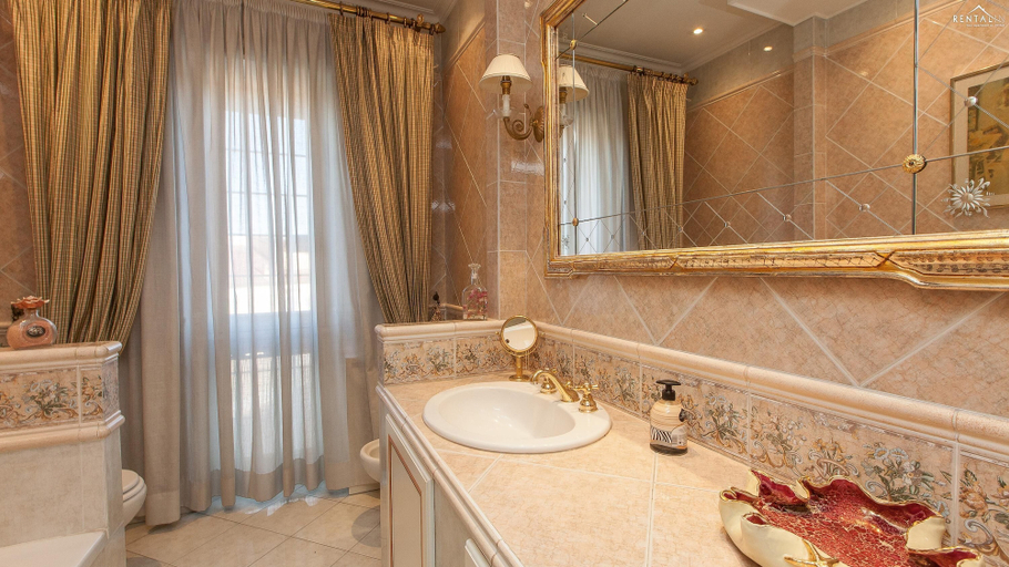 Bathroom 5, Rental in Rome Aurelia Montana Luxury Apartment, Roma