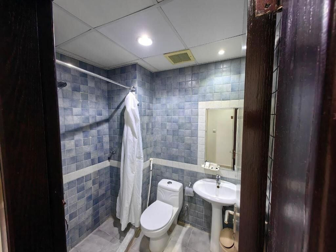 Bathroom 5, Alarab Mashaer Hotel, Makkah