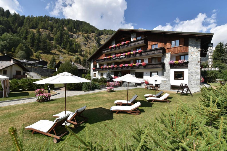 Exterior & Views 2, Hotel La Rouja, Aosta