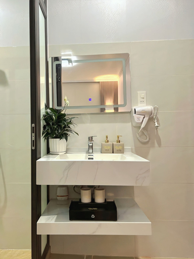 Bathroom 3, Van Mieu Garden House, Đống Đa
