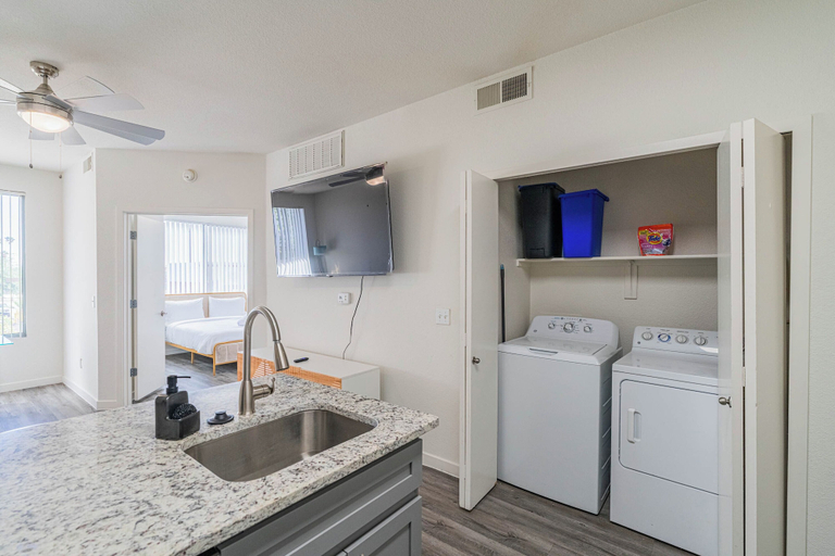 Laundry, Access 2083, Maricopa