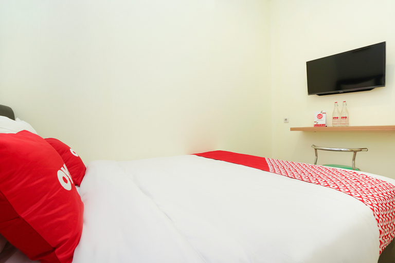 Bedroom 4, Flagship 3688 Pot Art, Surabaya