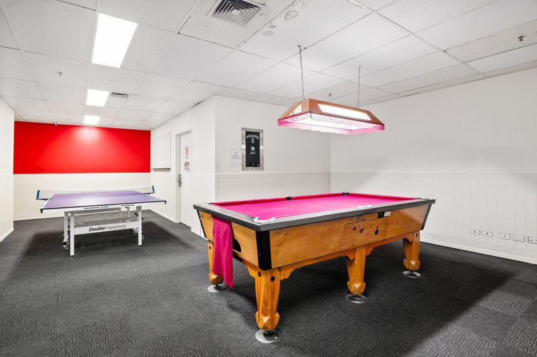 Facilities, Central 3-Bed Apartment in Vibrant Melbourne, Melbourne