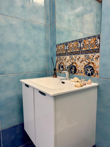 Bathroom 3, Aurora View Resort, Catania