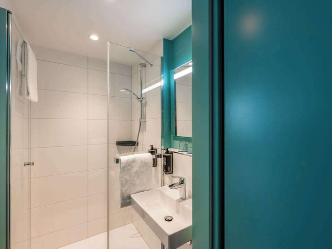 Bathroom 5, Ibis Budget Hamburg St Pauli Messe, Hamburg