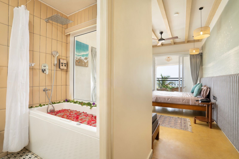 Bathroom 3, Sea Gadabout - Seaside Stays, Puducherry