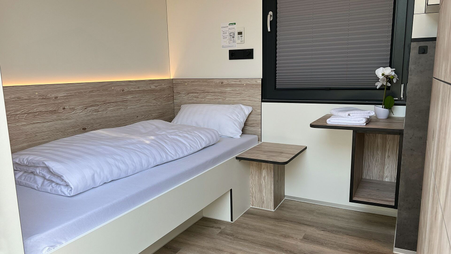 Bedroom 3, Roatel Emden A31, Emden