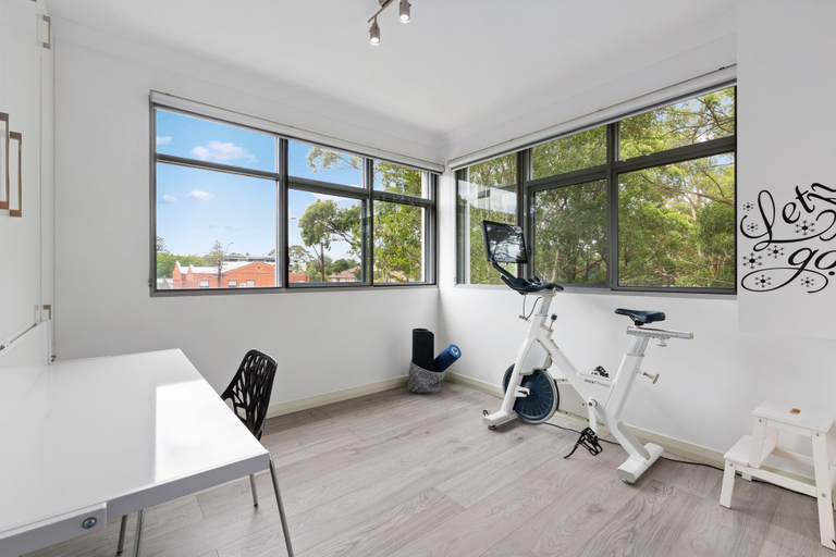 Gym/fitness, Spacious 3-Bed Apartment in the Heart of St Ives, Sydney