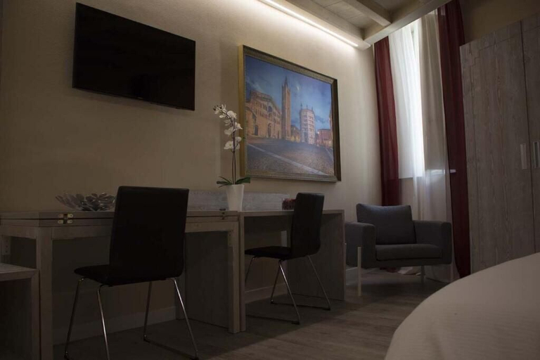 Bedroom 3, Palazzo Domanto Parma Apartments, Parma