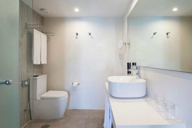 Bathroom 4, Leonardo Royal Hotel Mallorca, Baleares