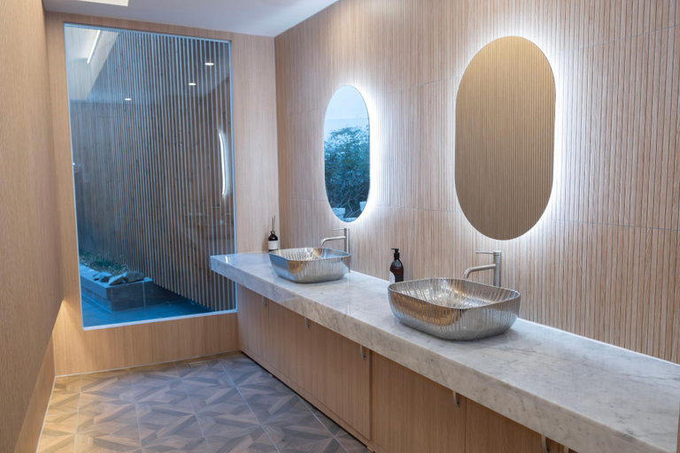 Bathroom 5, Shire Hotel Heritage Busan Station, Dong
