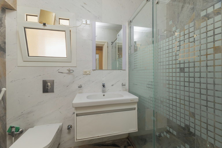 Bathroom 4, Alsawah 4 En-Suite Villa Private Pool, Sheikh Zayed