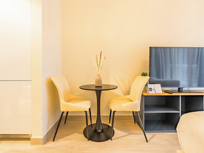 Room 5, Tranquil Studio Getaway in Meydan City, Dubai