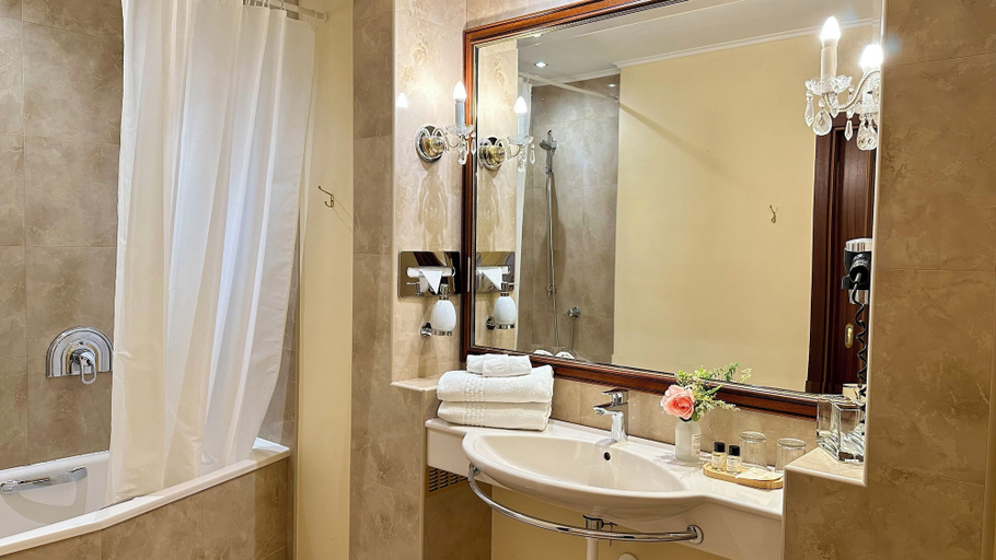 Bathroom 3, Fleur De Lis Hotel, Praha 2