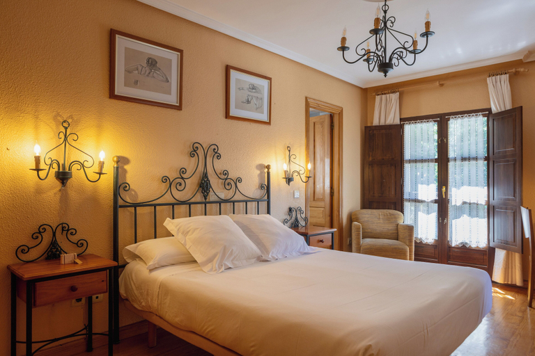 Room 3, Hotel-Restaurante Tixileiro, Asturias