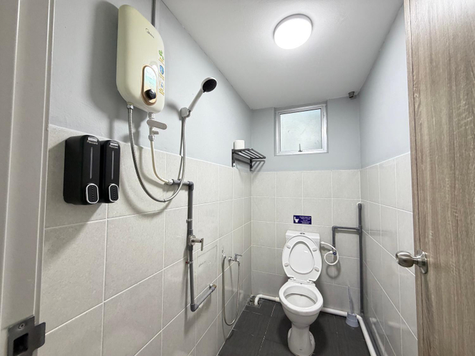 Bathroom 3, KB Penang Guest House, North Seberang Perai