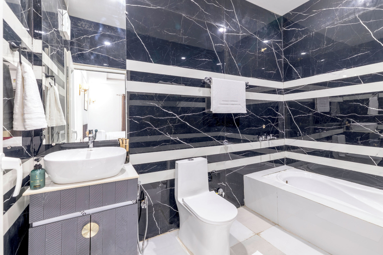 Bathroom 3, Alaya Stays Rathore Farm 3 BHK Farmhouse, Gautam Buddha Nagar