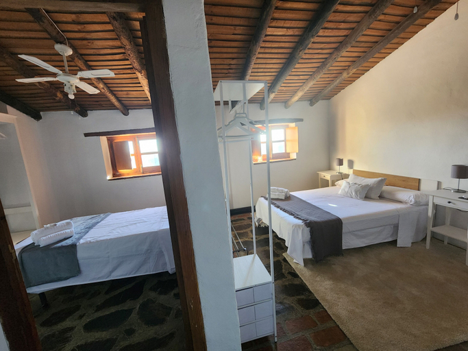 Room 2, CASA DE LA LUZ-FINCA LA SIERRA, Cáceres