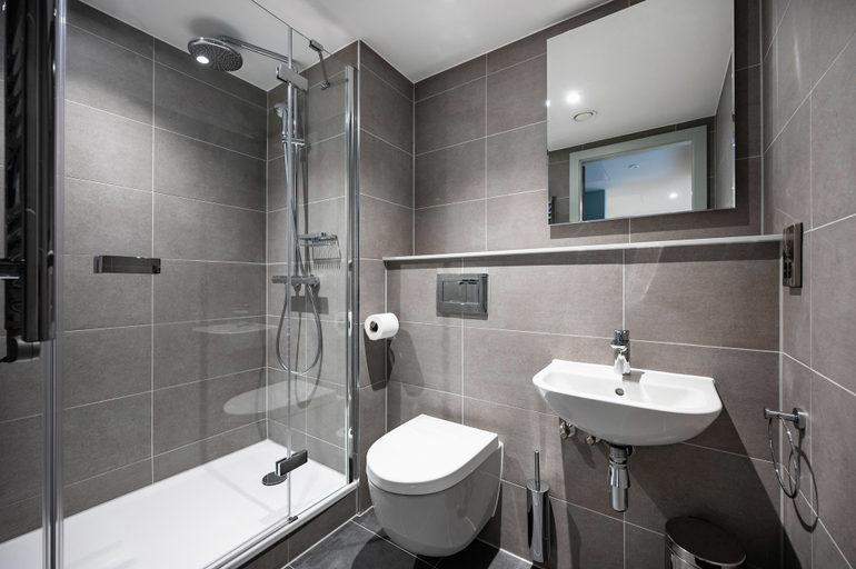 Bathroom 3, Staycity Aparthotels Tivoli, Dublin