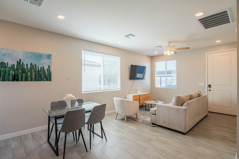 Living area 5, The One 411, Maricopa