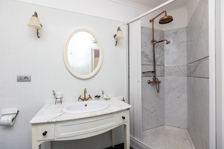 Bathroom 2, Rental in Rome Pyramid View Apartment, Roma