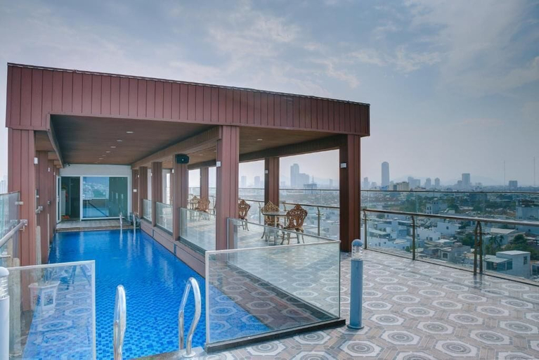 Pool 4, Quan Cuong Hotel, Da Nang