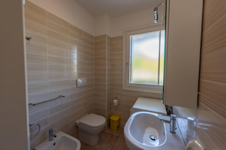 Bathroom, Nice Apartment in a quiet area close to Bibione beach - By Beahost Rentals, Venezia