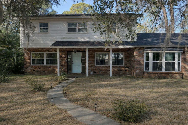Exterior 2, 6 Bedroom Pool property. Pet Friendly, Brevard