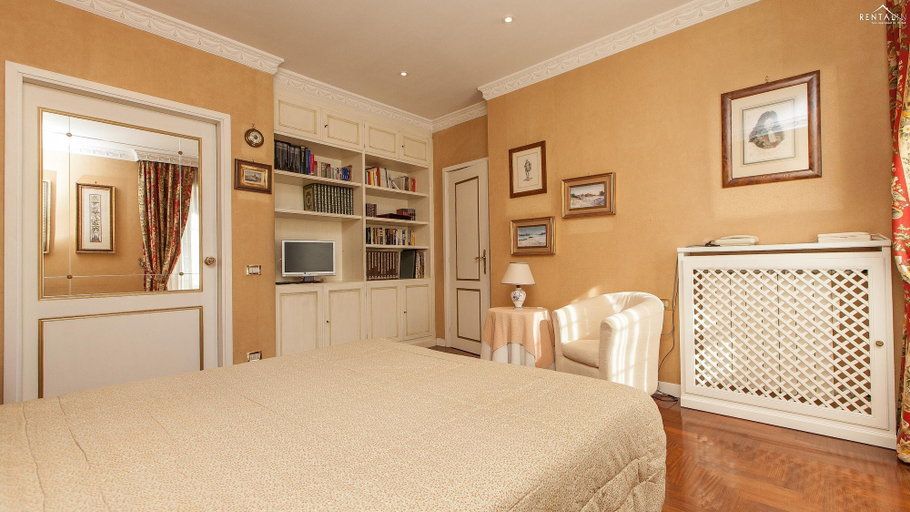 Room 4, Rental in Rome Aurelia Montana Luxury Apartment, Roma