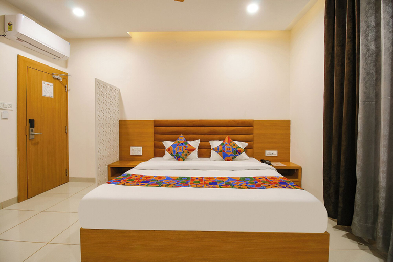 Room 5, The Gravity Inn, Indore