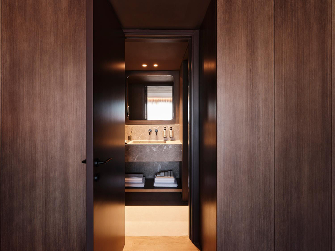 Bathroom 2, The Fiction, Attica