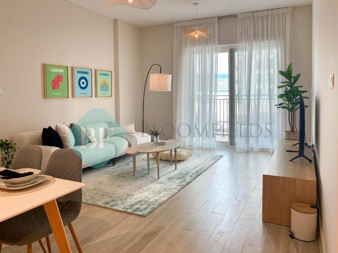 Living area 2, Bloomfields Relaxing 1-Br in Yas Is, Yas Island
