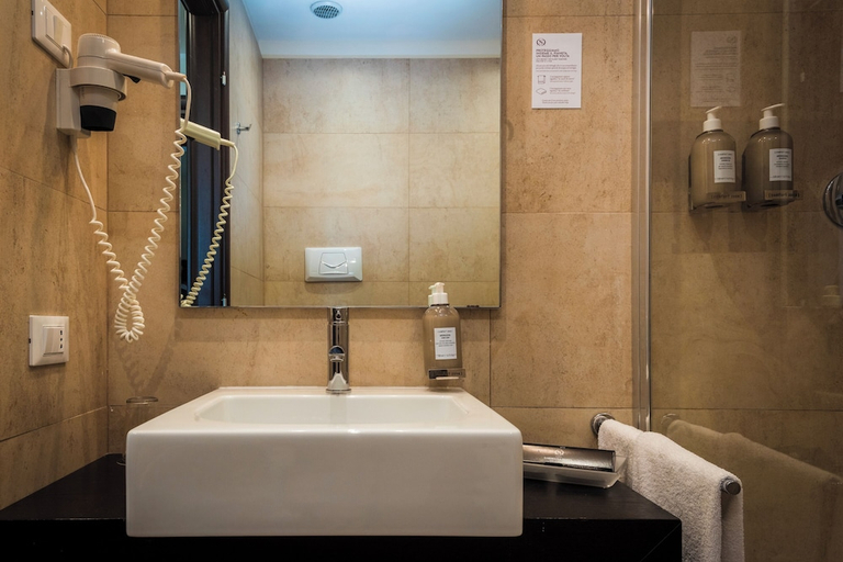 Bathroom 4, Sardegna Hotel, Cagliari