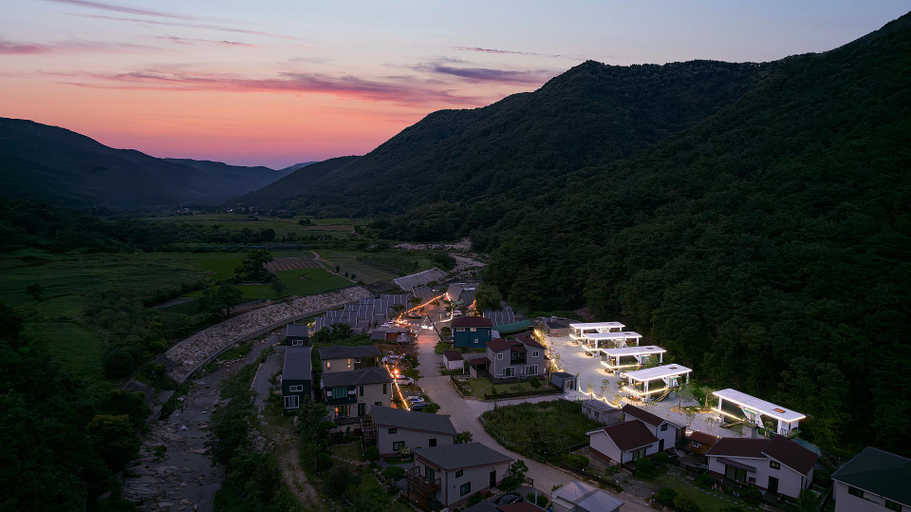 Exterior view 2, Gyeongju Space Private Pool Villa, Gyeongju