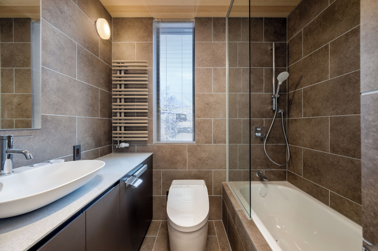 Bathroom 5, Yotei Dream One, Kutchan