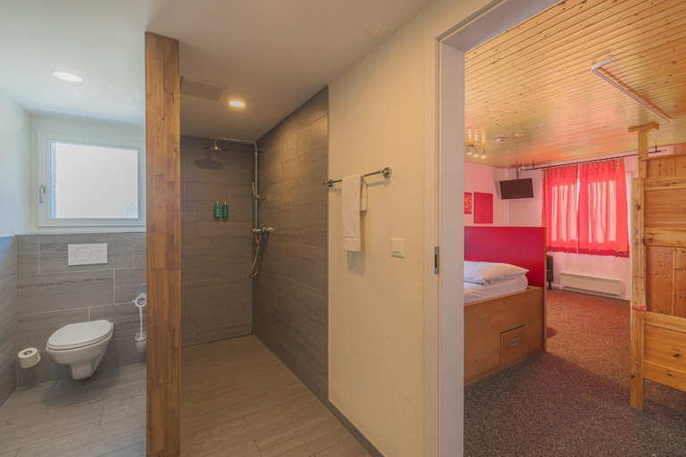 Bedroom 3, Alpinhotel Bort, Interlaken