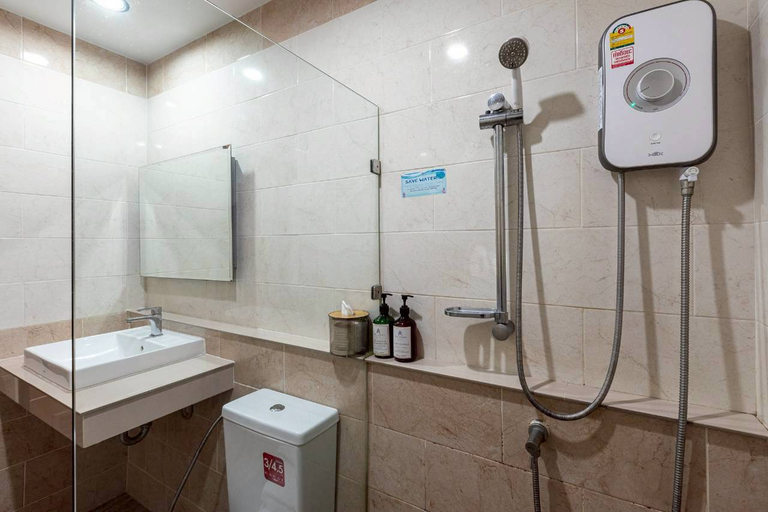 Bathroom 3, The living Hotel Samutprakan, Bang Bo