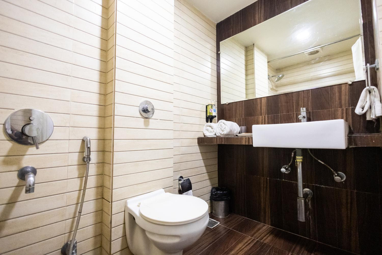 Bathroom 3, Kyriad Hotel Indore by OTHPL, Indore