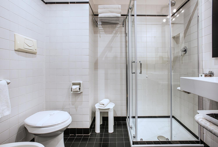Bathroom 4, Sardegna Hotel, Cagliari