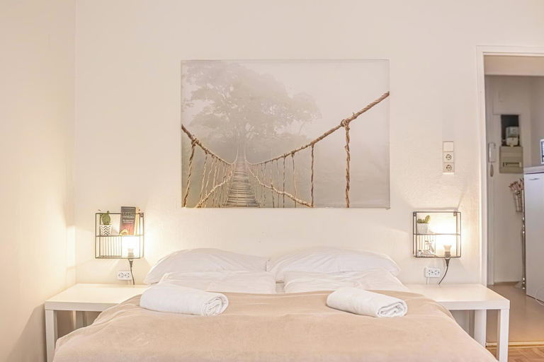 Room 4, Cozy 1BR Long Stay Near Waldmullerpark, Wien